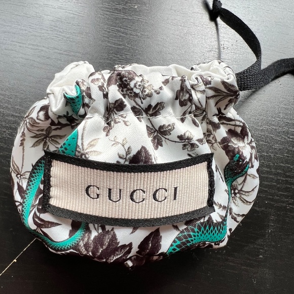 Gucci - Green Crystal/GG Logo Emblem Ring with a Missing Stone - 10.25 - Picture 6 of 8